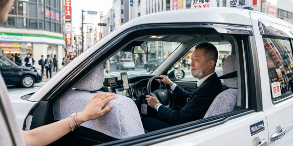 日本計程車怎麼搭才不踩雷？費用、叫車與溝通技巧